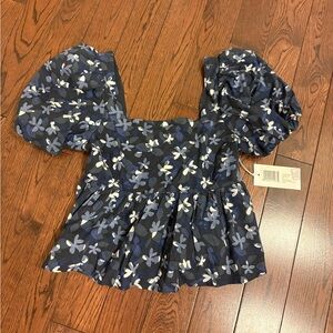 NEW women’s floral puff sleeve top with tags